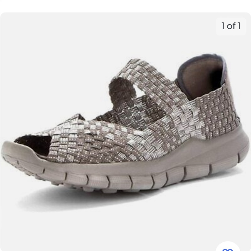 Bernie mev. comfi sandals Mary Jane shoes silver size 8 flats stretchy fabric